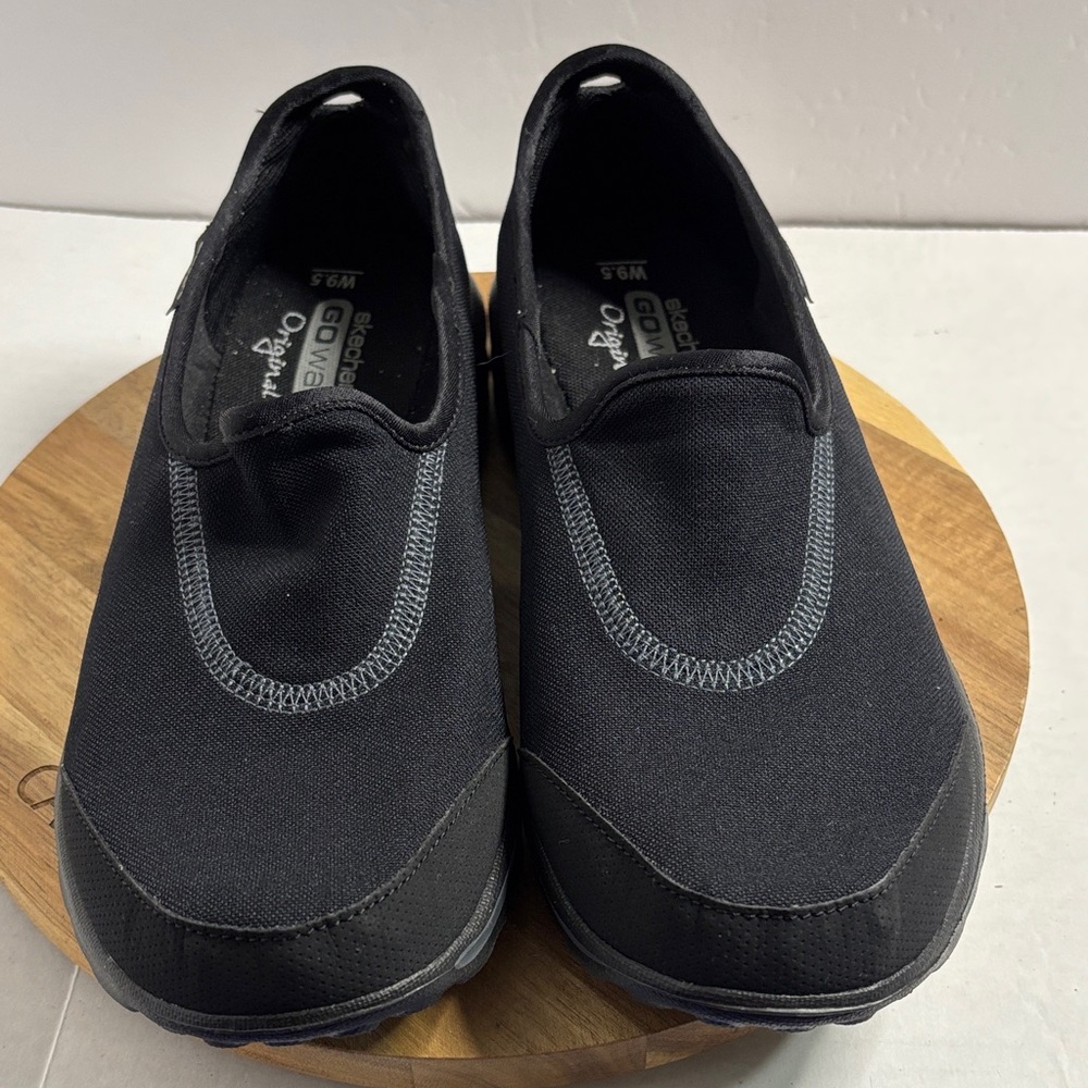 Skechers Black Slip-On Shoes Sz 9.5 New Without Box